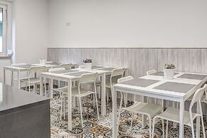 Home Out Rooms & Apartments