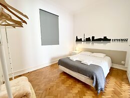 Home Out Rooms & Apartments