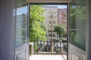 Home Out Rooms & Apartments