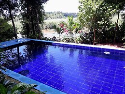 Randoni Villa