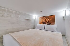 Sokroma Jules Verne Aparts