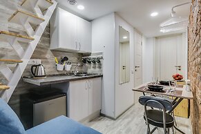 Sokroma Jules Verne Aparts