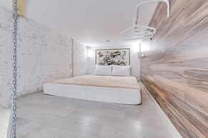 Sokroma Jules Verne Aparts