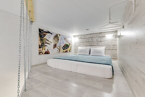 Sokroma Jules Verne Aparts