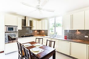 Baan Kaja Villa by Lofty