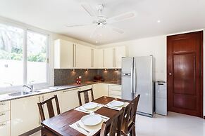 Baan Kaja Villa by Lofty