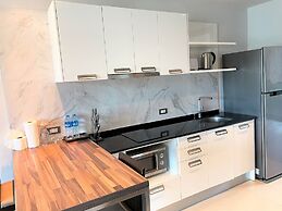 Emerald Terrace by Lofty