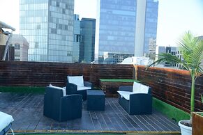 Rooftop Apartment Overlooking Rothschild