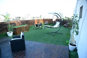 Rooftop Apartment Overlooking Rothschild