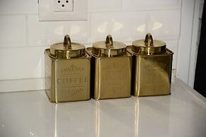 Rooftop Apartment Overlooking Rothschild