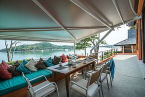 Nam Bo villa by Lofty