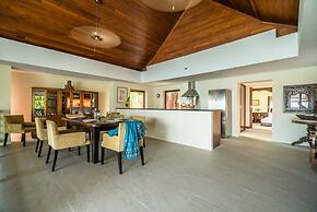 Nam Bo villa by Lofty