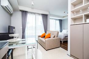 6 Avenue Surin by Lofty