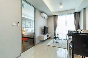 6 Avenue Surin by Lofty