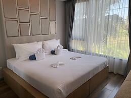 6 Avenue Surin by Lofty