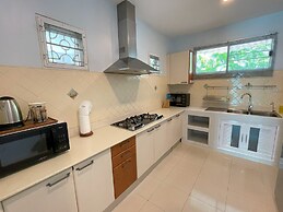 Kata Top View by Lofty