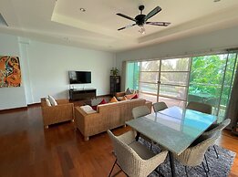 Kata Top View by Lofty