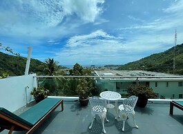 Kata Top View by Lofty