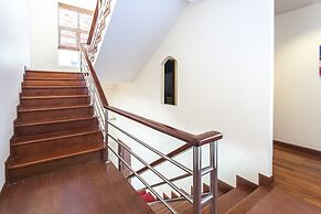 Kata Top View by Lofty