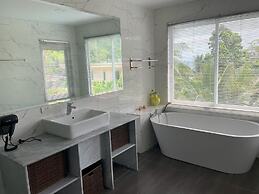 Kata Top View by Lofty