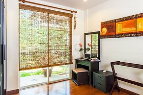 Kata Top View by Lofty