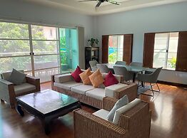 Kata Top View by Lofty