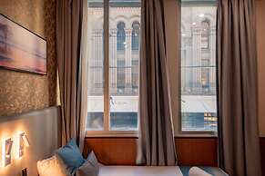YEHS Hotel Sydney QVB