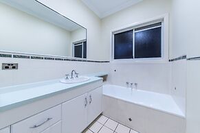 Sunset Escape - Cannonvale