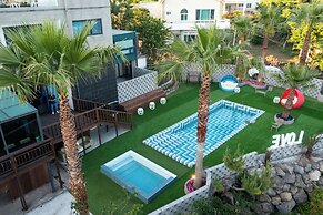 Jeju Bunker Hotel & Resort