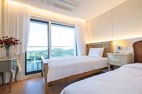 Jeju Bunker Hotel & Resort