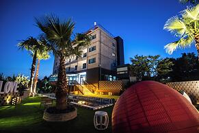 Jeju Bunker Hotel & Resort