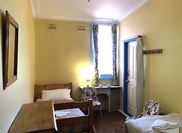 Clarendon Motel and Guesthouse
