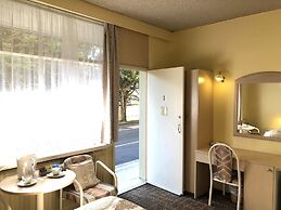 Clarendon Motel and Guesthouse