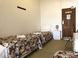 Clarendon Motel and Guesthouse
