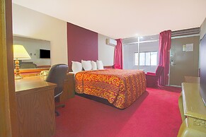 HomeTown Inn by OYO - Liberal, KS