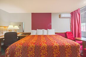 HomeTown Inn by OYO - Liberal, KS