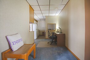 HomeTown Inn by OYO - Liberal, KS