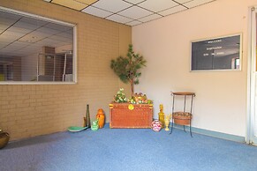 HomeTown Inn by OYO - Liberal, KS