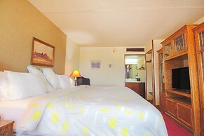 HomeTown Inn by OYO - Liberal, KS