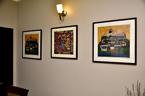 Woodpecker - 2 Bedroom Service Apartment