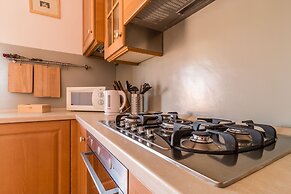 Sunny Canal View in Venice Chic Movida