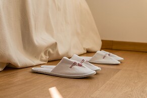 Sunny Canal View in Venice Chic Movida