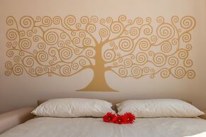 Sunny Canal View in Venice Chic Movida