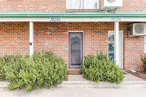 The Apartment, Metung