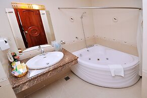 Tan Hoang Long Hotel