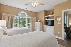 River Crossing #1224 2 Bedroom Condo by RedAwning