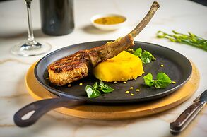 Blanc Smith Residence