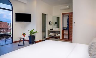 Blanc Smith Residence