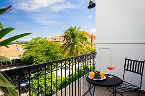 Blanc Smith Residence