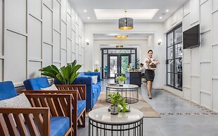 Blanc Smith Residence